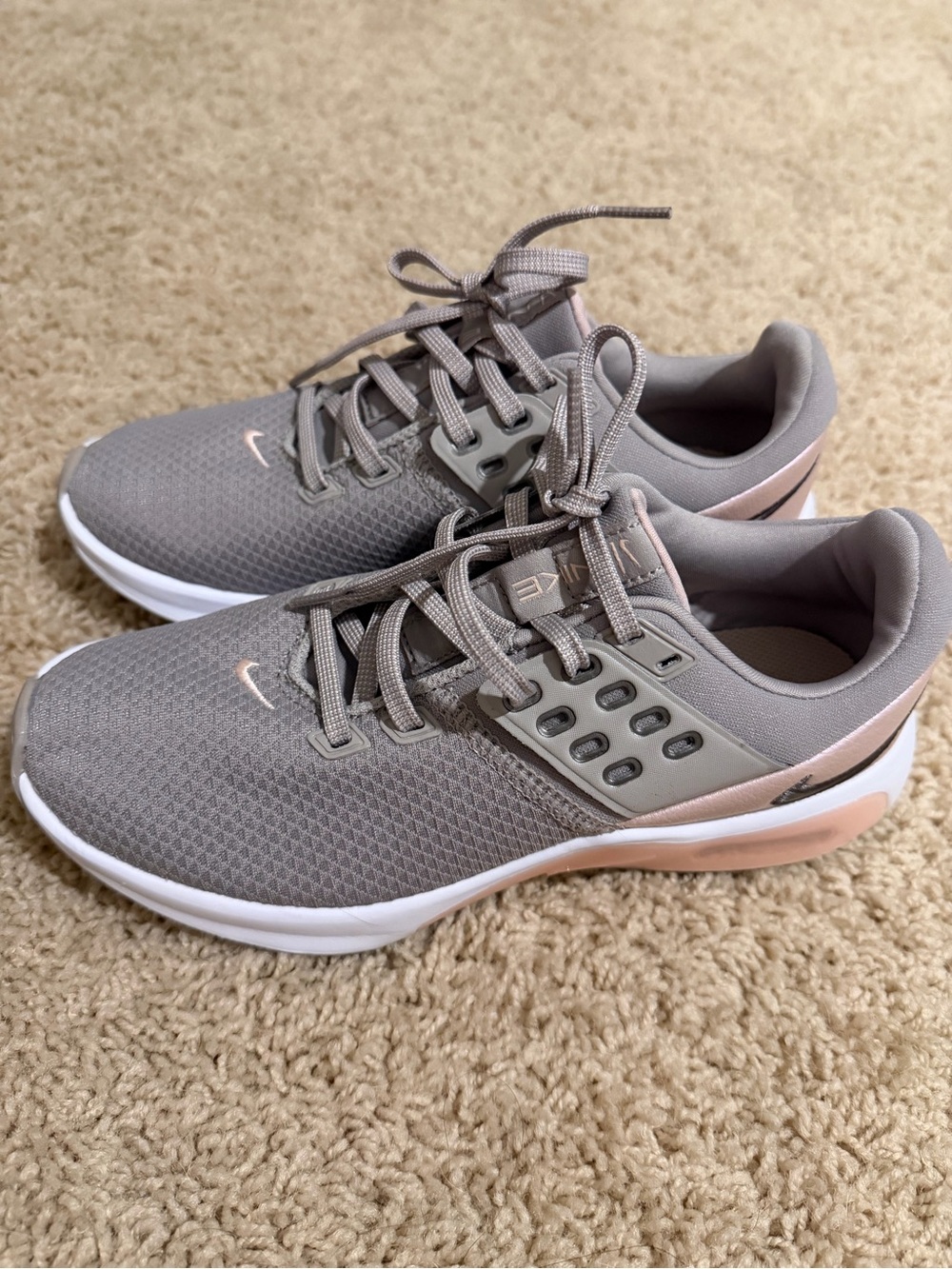 Nike Air Max Bella TR 1 women’s training shoes size 6.5